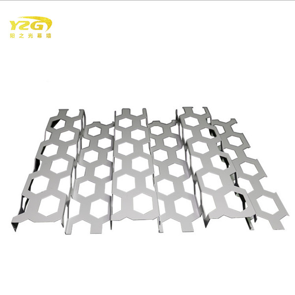 異形氟碳鋁單板的獨(dú)特設(shè)計(jì)與應(yīng)用優(yōu)勢